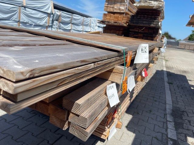 Ca. 28x thermo vuren planken geschaafd, 18x140mm, lengte 540cm - afbeelding 2 van  3