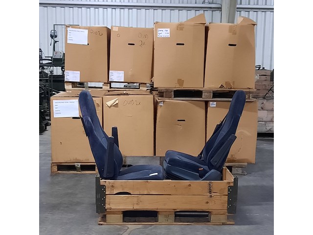 Ca. 28x vrachtwagen stoel, o.a daf - afbeelding 1 van  8
