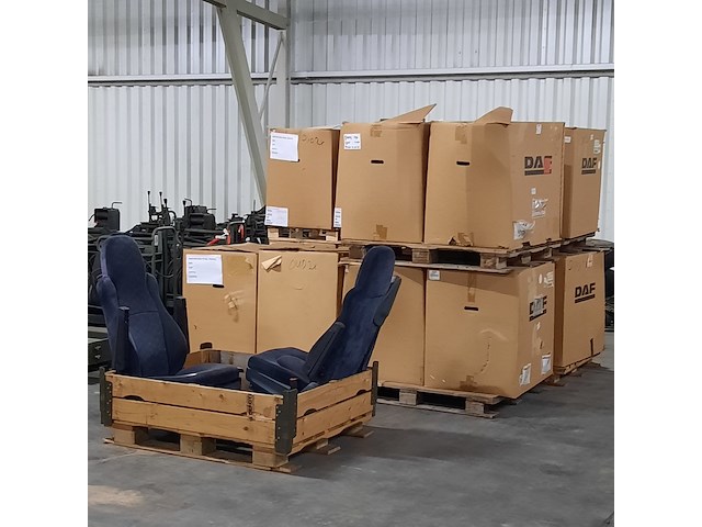 Ca. 28x vrachtwagen stoel, o.a daf - afbeelding 2 van  8