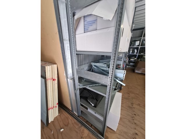 Ca. 29 meter metalen legbord stelling - afbeelding 4 van  5