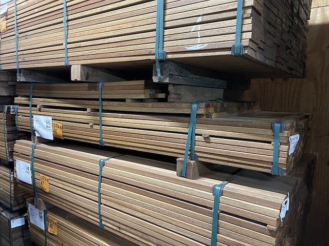 Ca. 292x guyana teak latten geschaafd, 21x40mm, lengte 74/125cm, 46/155cm, 172/185cm - afbeelding 4 van  4