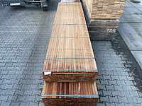Ca. 299x angelim pedra latten geschaafd, 21x40mm, lengte 395cm