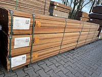 Ca. 299x angelim pedra latten geschaafd, 21x40mm, lengte 395cm - afbeelding 2 van  3