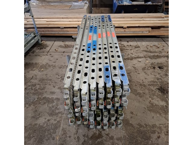 Ca. 29x buisvlonder 257cm layher, inclusief bok - afbeelding 5 van  8