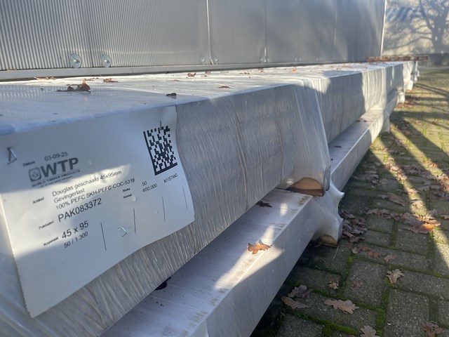 Ca. 29x douglas balken geschaafd , 45x95mm, lengte 1300cm - afbeelding 2 van  3