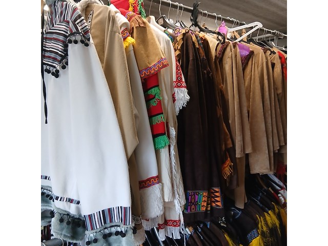 Ca. 29x eskimo en indianen feestkleding - afbeelding 1 van  8