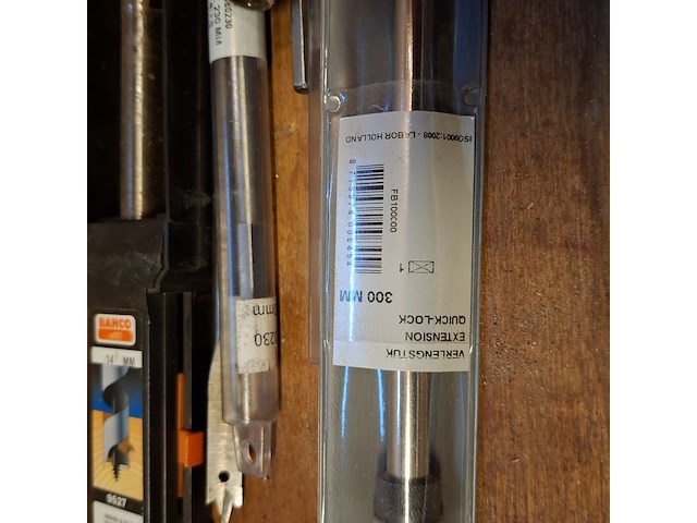 Ca. 29x hout en beton boren, o.a. labor, dewalt en bahco - afbeelding 6 van  16