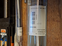 Ca. 29x hout en beton boren, o.a. labor, dewalt en bahco - afbeelding 6 van  16