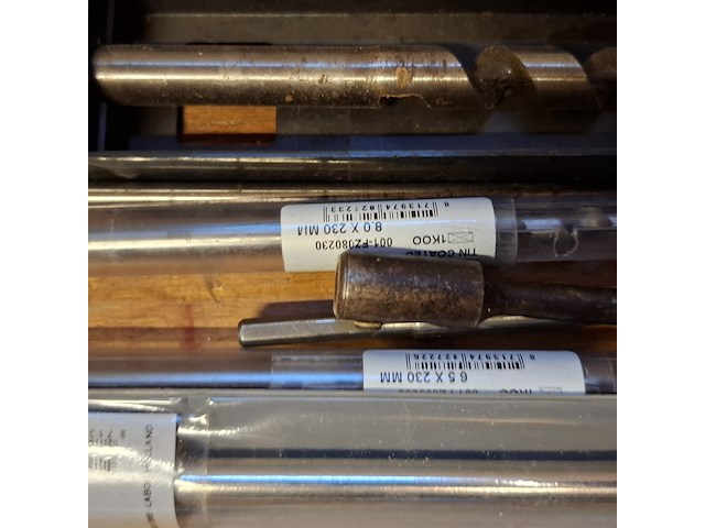 Ca. 29x hout en beton boren, o.a. labor, dewalt en bahco - afbeelding 8 van  16