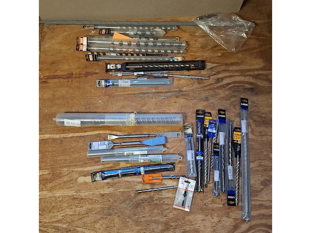 Ca. 29x hout en beton boren, o.a. labor, dewalt en bahco - afbeelding 1 van  16