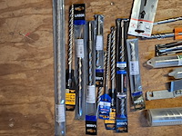 Ca. 29x hout en beton boren, o.a. labor, dewalt en bahco - afbeelding 9 van  16