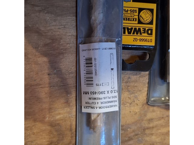 Ca. 29x hout en beton boren, o.a. labor, dewalt en bahco - afbeelding 10 van  16