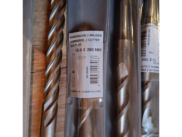 Ca. 29x hout en beton boren, o.a. labor, dewalt en bahco - afbeelding 11 van  16