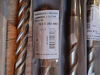 Ca. 29x hout en beton boren, o.a. labor, dewalt en bahco - afbeelding 11 van  16