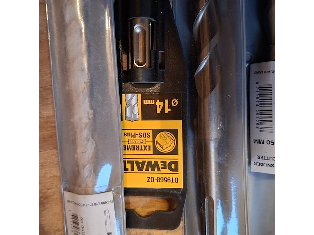 Ca. 29x hout en beton boren, o.a. labor, dewalt en bahco - afbeelding 12 van  16