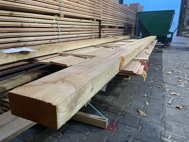 Ca. 2x douglas balken fijnbezaagd, 75x175mm, lengte 500cm - afbeelding 2 van  3