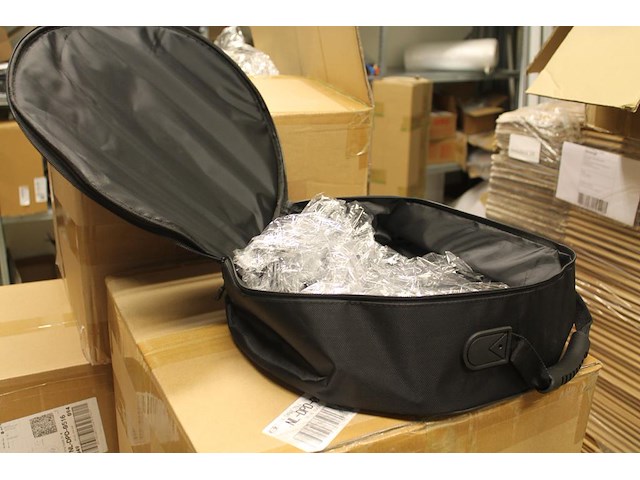 Ca. 300 draagtassen met reclameopdruk t.b.v. laadkabel op pallet. - afbeelding 4 van  4