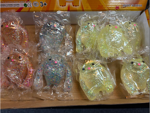 Ca. 3000x kinderspeelgoed in toonbank showdoos, vent toys - afbeelding 3 van  3