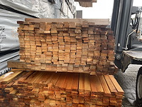 Ca. 300x douglas latten fijnbezaagd, 20x45mm, lengte 300cm - afbeelding 3 van  3