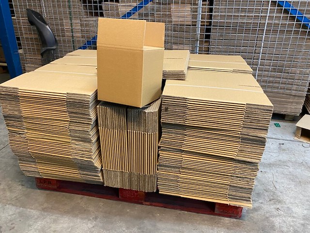 Ca. 300x verzenddozen 22x22x24cm dubbelgolf, bruin - afbeelding 1 van  4