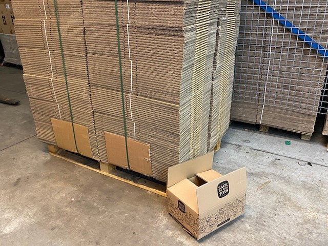 Ca. 300x verzenddozen 35x27x14cm dubbelgolf, bruin - afbeelding 1 van  4