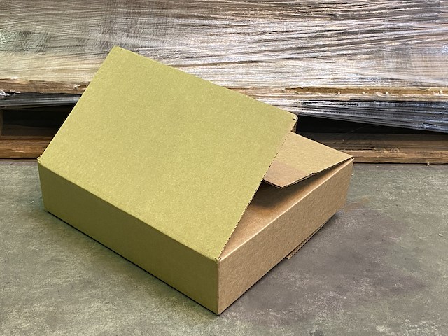 Ca. 300x verzenddozen 35x33x8cm, bruin - afbeelding 2 van  2