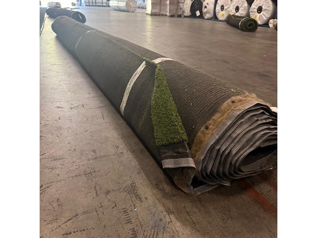 Ca. 30m2 kunstgras, 10 mm hoog, groen - afbeelding 2 van  2