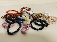 Ca. 30x assorti armbanden kogel/trommel/split - afbeelding 1 van  4