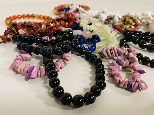 Ca. 30x assorti armbanden kogel/trommel/split - afbeelding 2 van  4