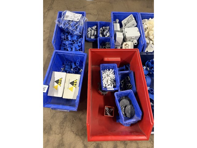 Ca. 30x assortimentsbak met divers installatiemateriaal - afbeelding 4 van  11