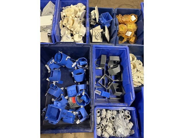 Ca. 30x assortimentsbak met divers installatiemateriaal - afbeelding 5 van  11