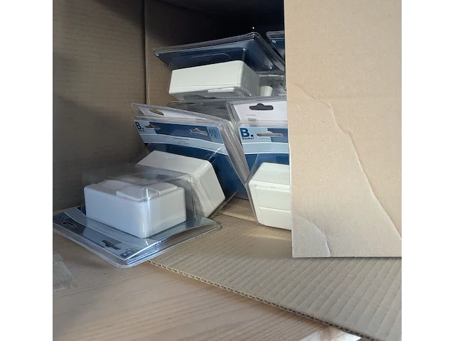 Ca. 30x berker opbouw combinatie, berker, polarwit - afbeelding 2 van  2