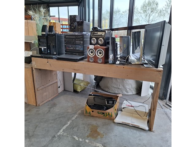 Ca. 30x computers, boxen en muziek installaties - afbeelding 1 van  25