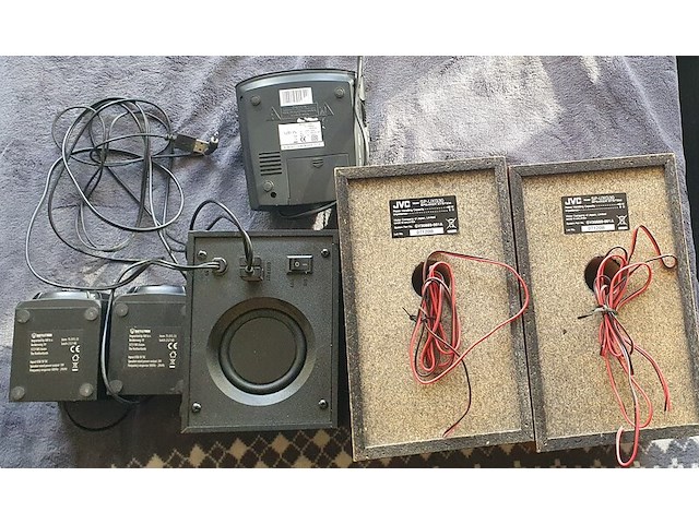 Ca. 30x computers, boxen en muziek installaties - afbeelding 16 van  25