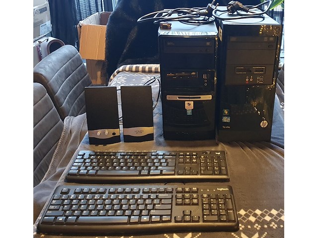 Ca. 30x computers, boxen en muziek installaties - afbeelding 12 van  25