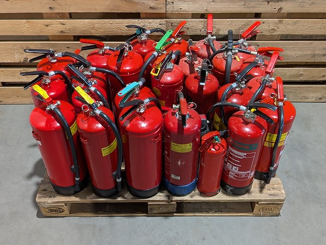 Ca. 30x diverse brandblussers - afbeelding 2 van  6