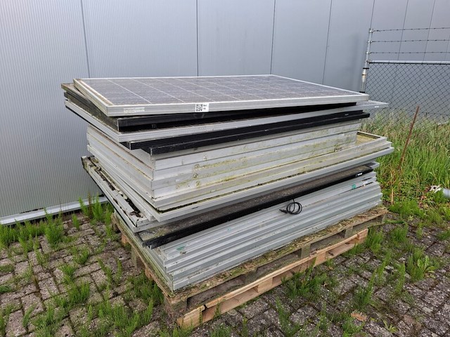 Ca. 30x diverse zonnepaneel - afbeelding 1 van  3