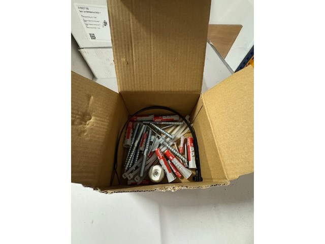 Ca. 30x doos bevestigingssets - afbeelding 2 van  3