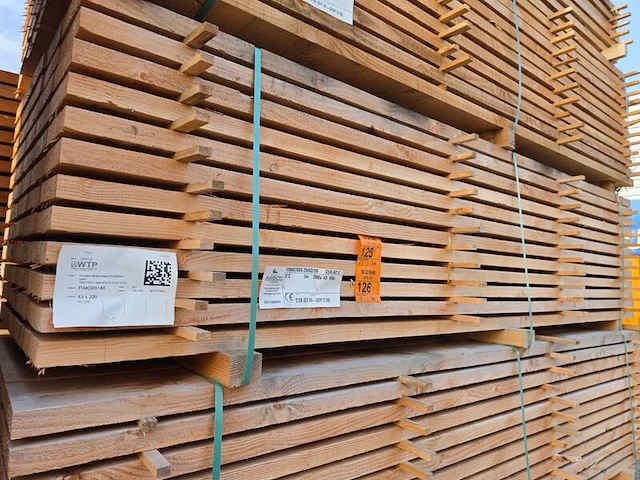 Ca. 30x douglas planken fijnbezaagd, 43x200mm, lengte 300cm - afbeelding 4 van  4