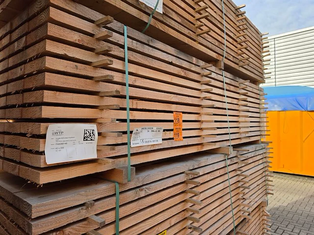 Ca. 30x douglas planken fijnbezaagd, 43x200mm, lengte 300cm - afbeelding 4 van  4