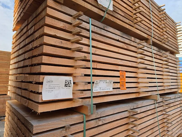 Ca. 30x douglas planken fijnbezaagd, 43x200mm, lengte 300cm - afbeelding 4 van  4