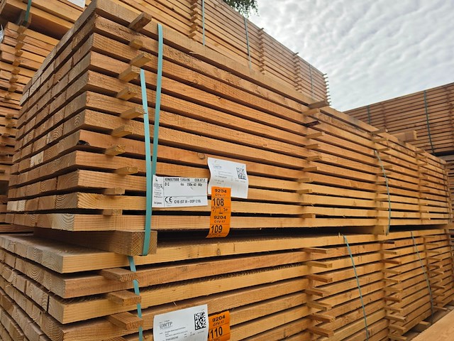 Ca. 30x douglas planken fijnbezaagd, 43x200mm, lengte 400cm - afbeelding 4 van  4