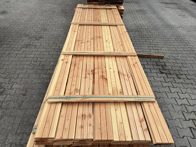 Ca. 30x douglas zweeds rabat, 26x160mm, lengte 400cm - afbeelding 1 van  3