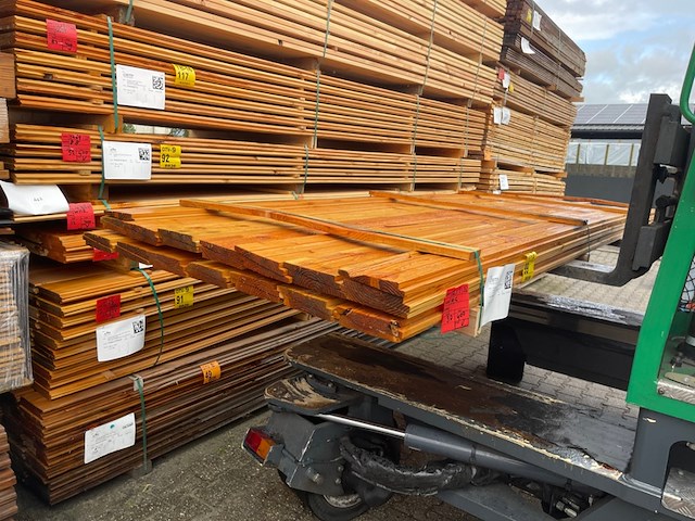 Ca. 30x douglas zweeds rabat, 26x160mm, lengte 400cm - afbeelding 2 van  3