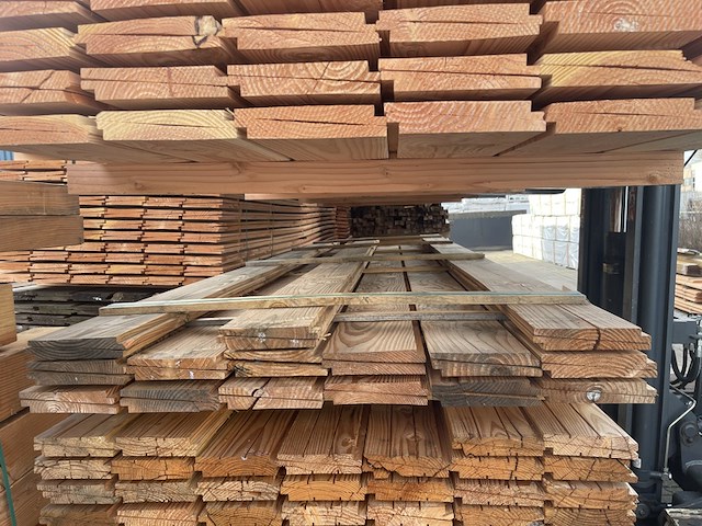 Ca. 30x douglas zweeds rabat, 26x190mm, lengte 400cm - afbeelding 1 van  3