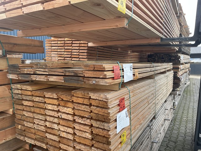 Ca. 30x douglas zweeds rabat, 26x190mm, lengte 400cm - afbeelding 2 van  3