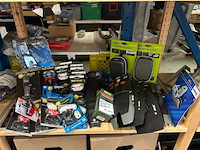 Ca. 30x fietsaccessoires w.o. verlichting, spatbord, w.o. xlc, sks - afbeelding 1 van  9