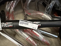 Ca. 30x fietsonderdelen w.o. stuurbochten, w.o. pinarello, bbb - afbeelding 7 van  12