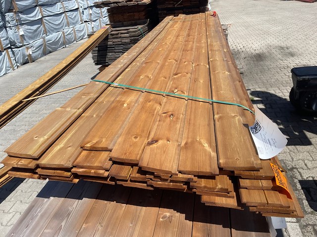 Ca. 30x grenen channelsiding bruin geïmpregneerd, 18x140mm, lengte 420cm - afbeelding 1 van  3
