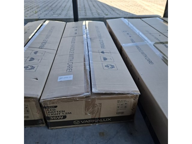 Ca. 30x led batten light basic 120cm 36w 6000k, varnalux - afbeelding 2 van  2